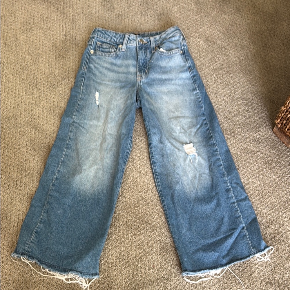 Girls GAP Widr Leg Distressed Blue Jeans (New without Tags)